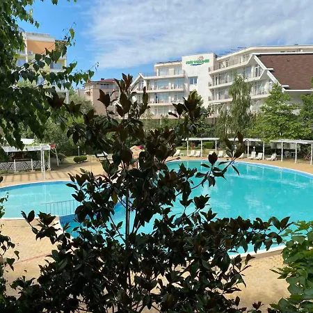 Dean's Cozy 2 Bed At Sunny Сонячний Берег